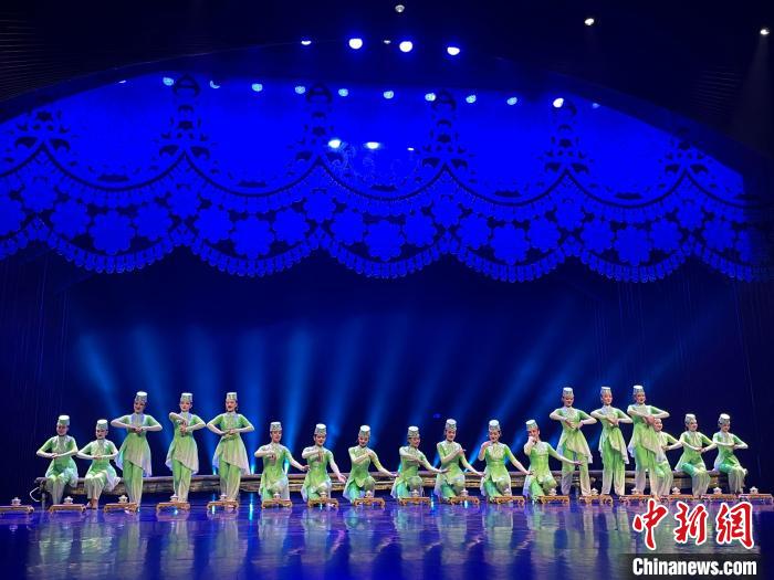 大型音舞诗画《掀起你的盖头来——新疆是个好地方》亮相石家庄 第4张 大型音舞诗画《掀起你的盖头来——新疆是个好地方》亮相石家庄 第4张